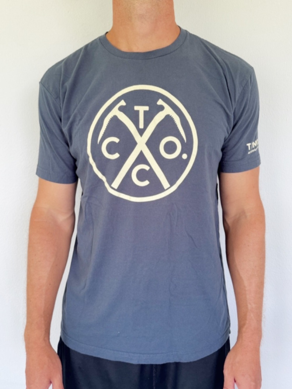 Tin Cup Mountain Whiskey slate blue graphic print short sleeve cotton tee XL